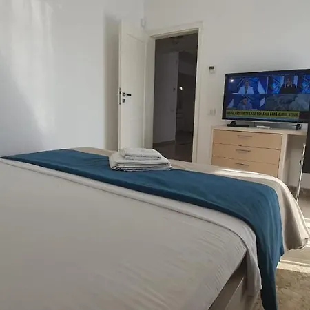 Superb Large * Mamaia