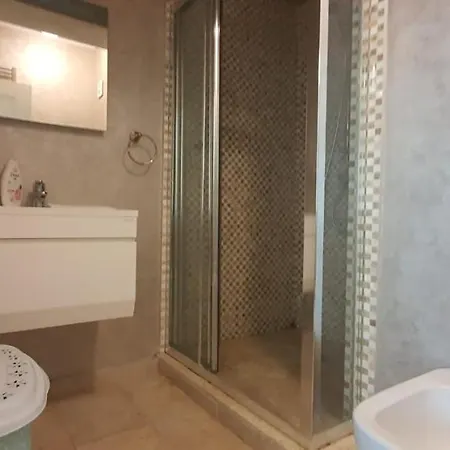 Superb Large Mamaia