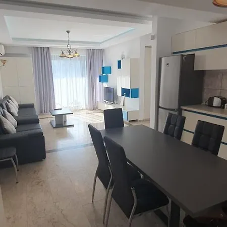 Superb Large * Mamaia