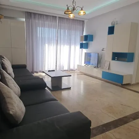 Superb Large Daire Mamaia