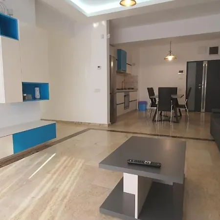 Superb Large Daire Mamaia